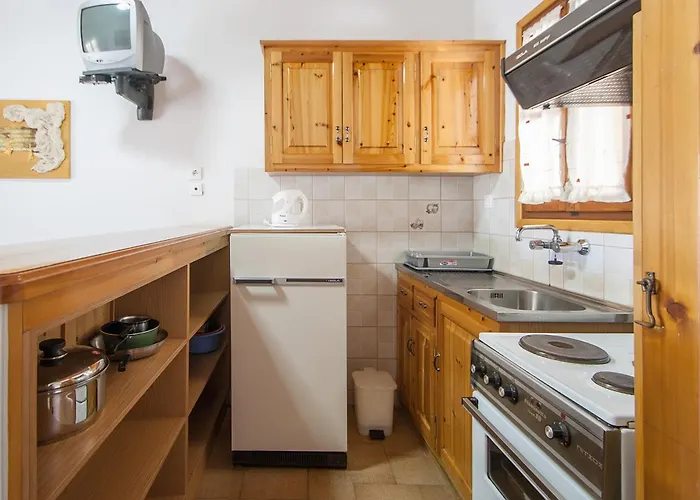 Angela Apartment Troulos