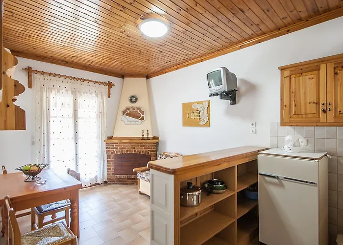 Apartment Angela Troulos